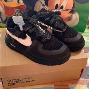 AUTHENTIC OFF WHITE “The 10” Nike Force 1 (TD)